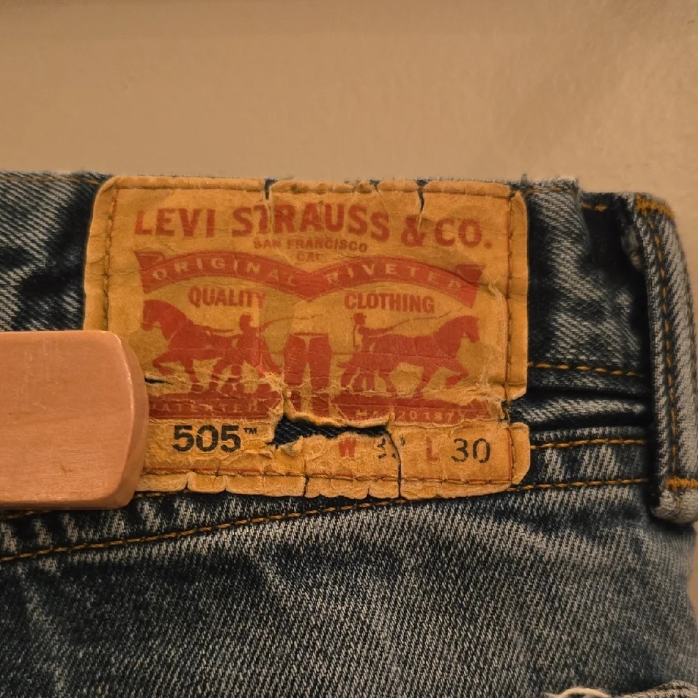 Mens Vintage Levi's 505 Jeans Tagged 32x30 - Picture 2 of 13